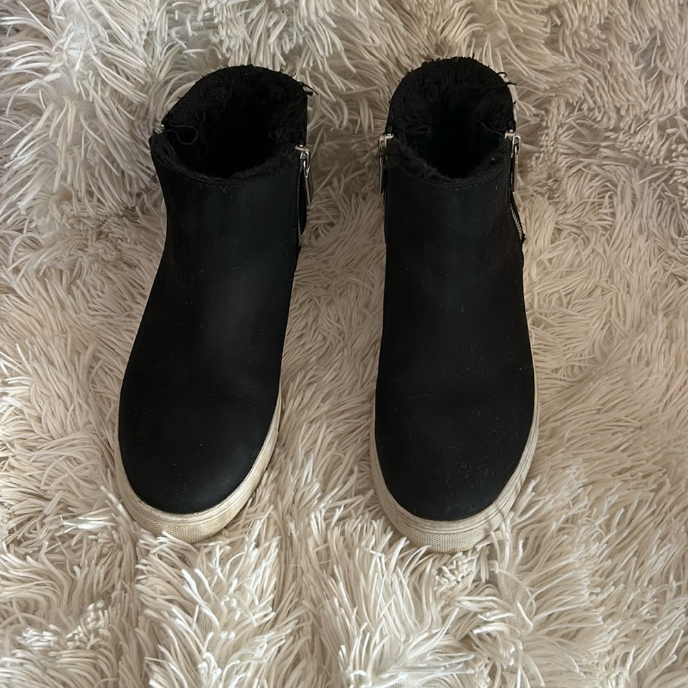 Black leather J Slides size 7